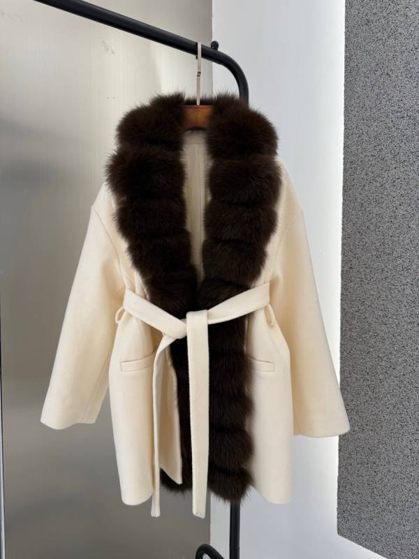 Loro Piana Cashmere Luxurious Faux Fur-Trimmed Wool Coat – Off-White