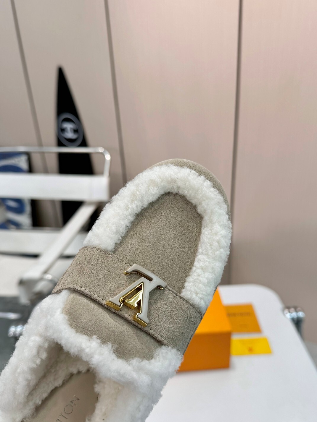 Louis Vuitton Beige Suede Shearling Flat Mules - Image 3