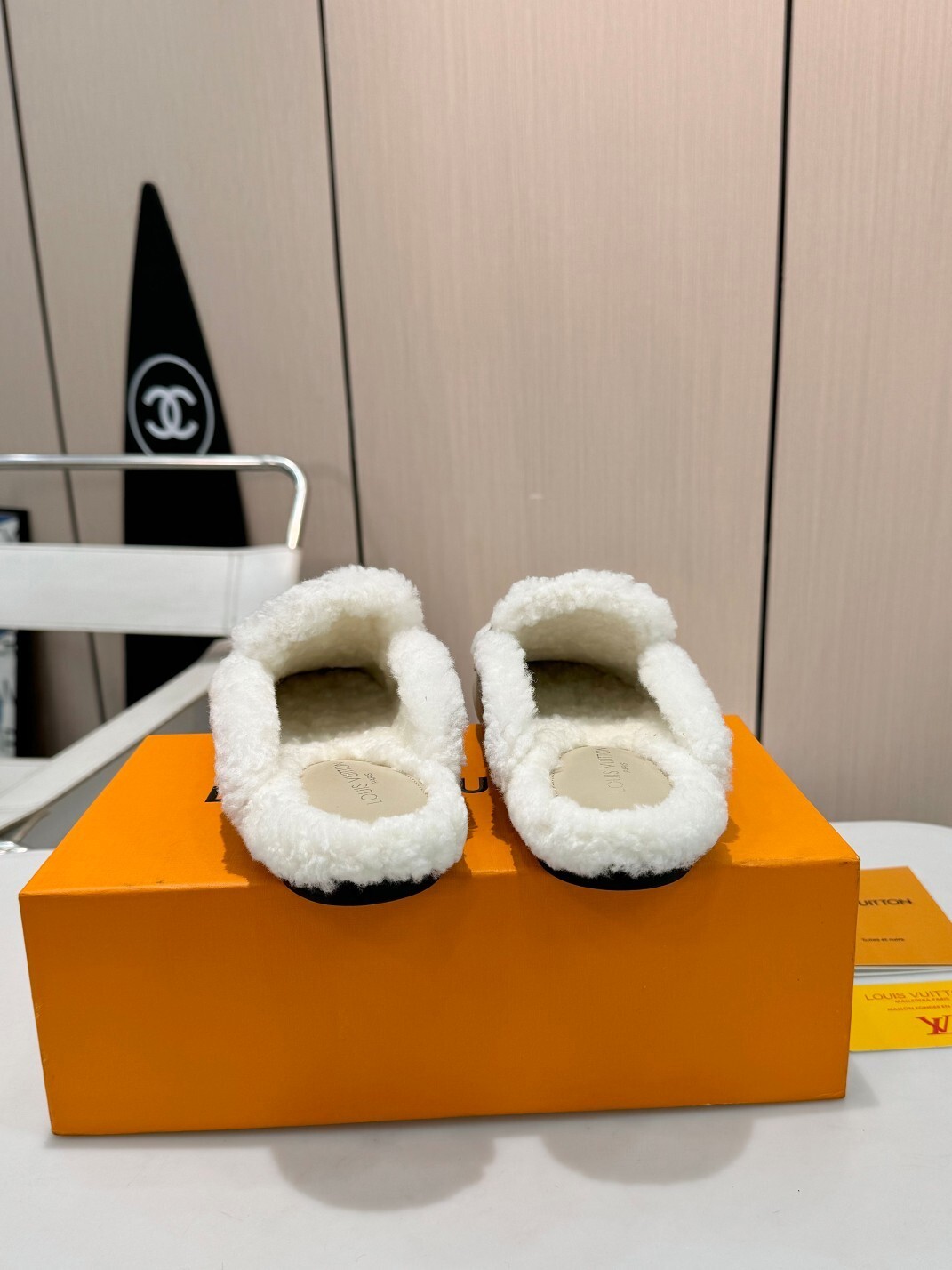 Louis Vuitton Beige Suede Shearling Flat Mules - Image 5
