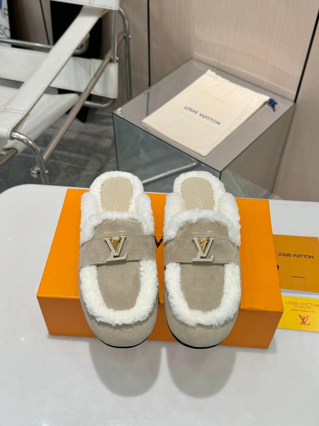 Louis Vuitton Beige Suede Shearling Flat Mules - Image 8