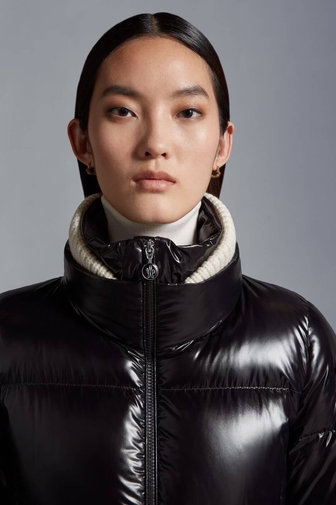 Moncler Vistule Womens Short Down Jacket- Black - Image 13
