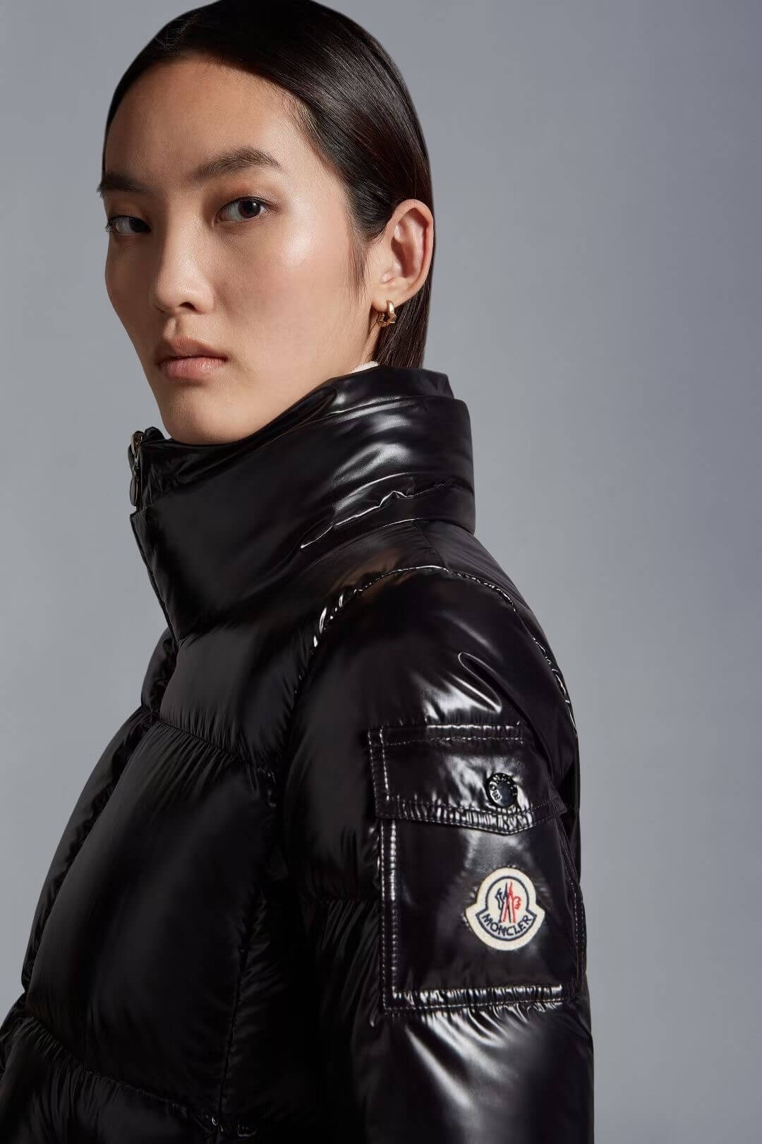 Moncler Vistule Womens Short Down Jacket- Black - Image 12
