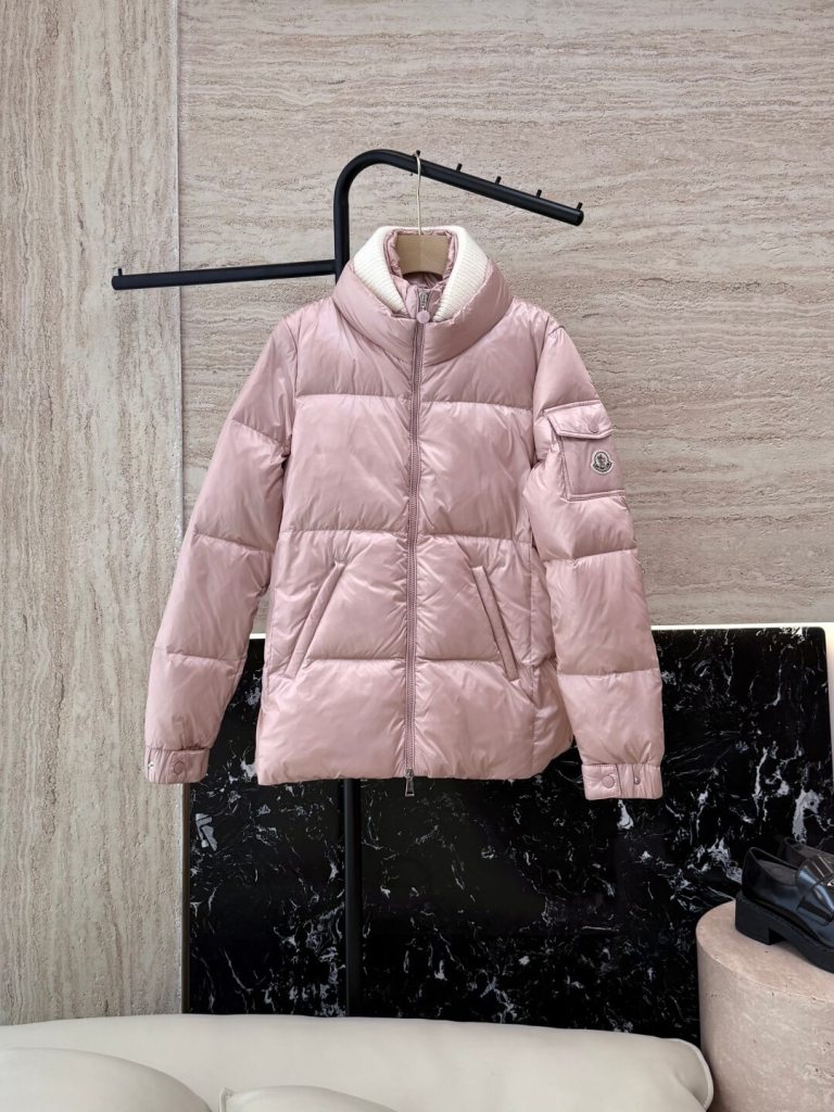 Moncler Vistule Womens Short Down Jacket- Pink