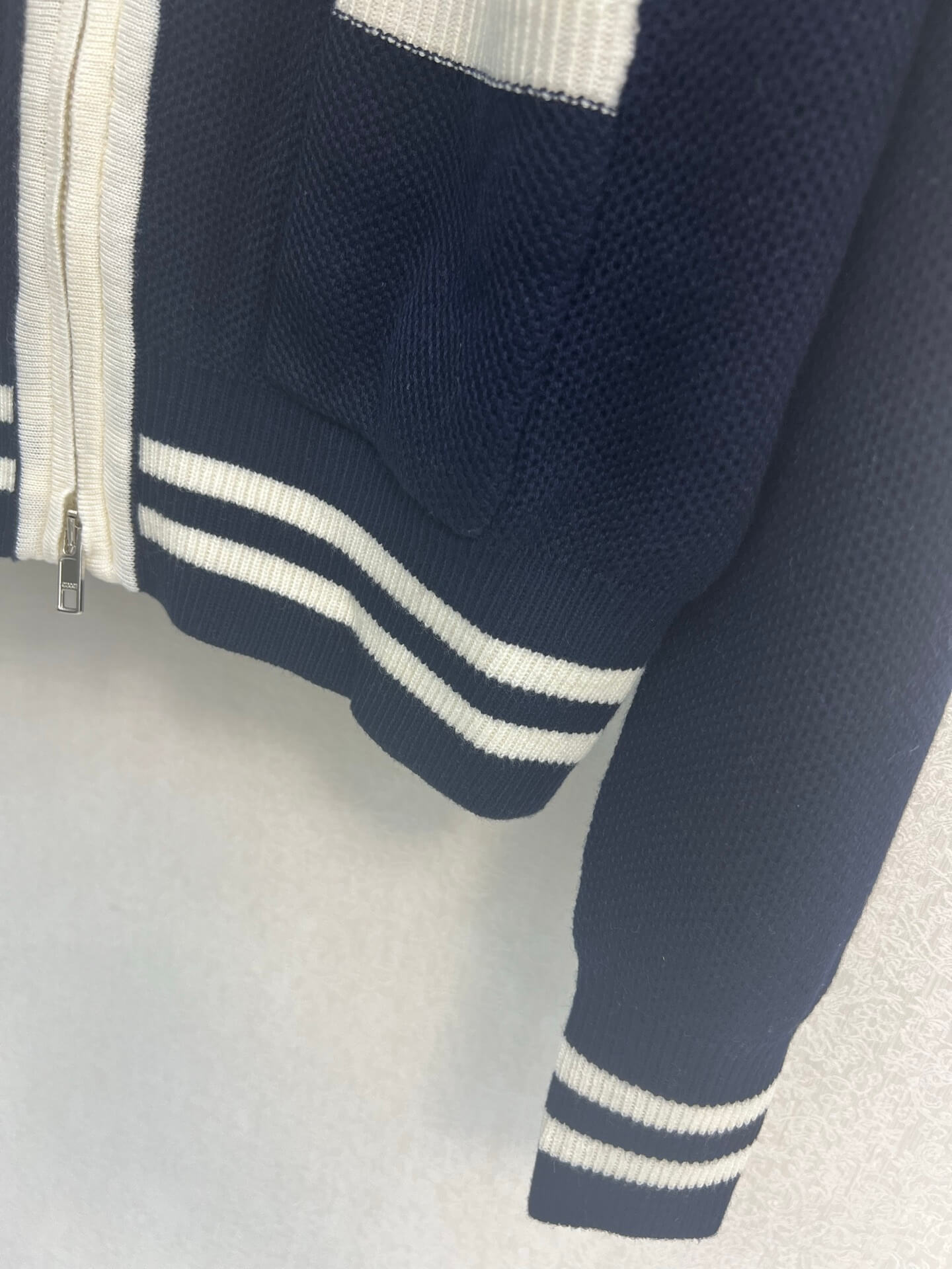 Gucci Interlocking G Double Zipper Cardigan – White / Navy - Image 5