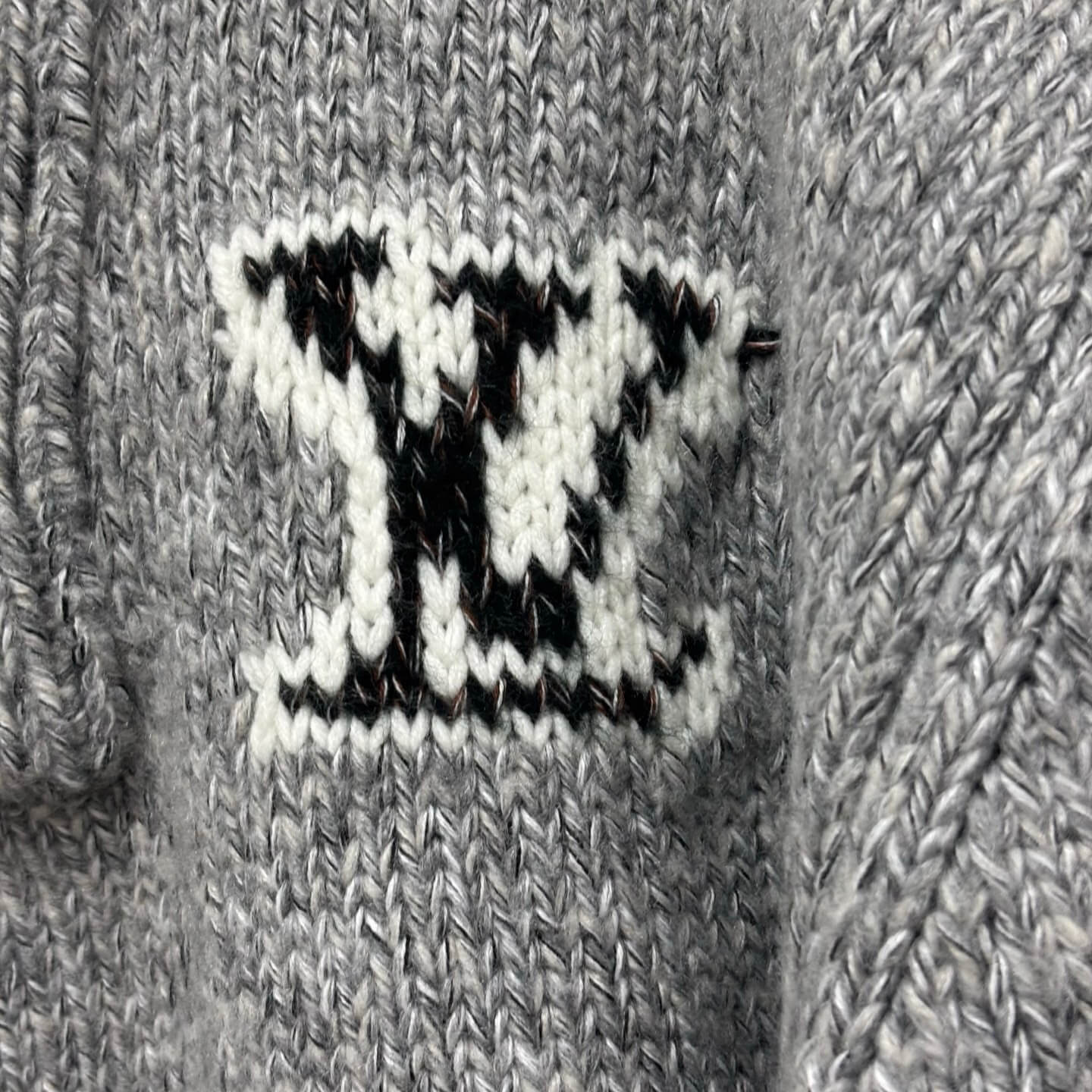 Louis Vuitton–Style x Nigo Zippered Knitted Jacket – Light Gray - Image 7