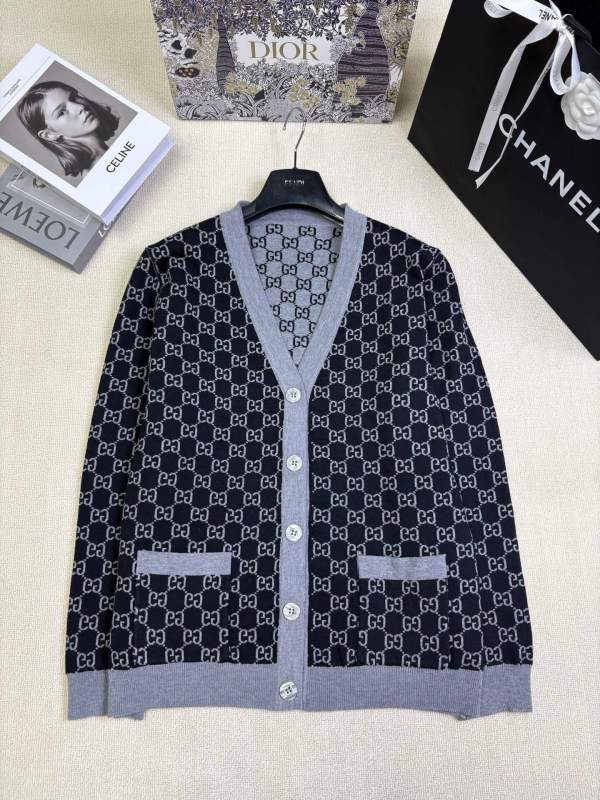 Gucci GG-Jacquard Button-Front Cardigan – Reversible V-Neck (Black & Grey)
