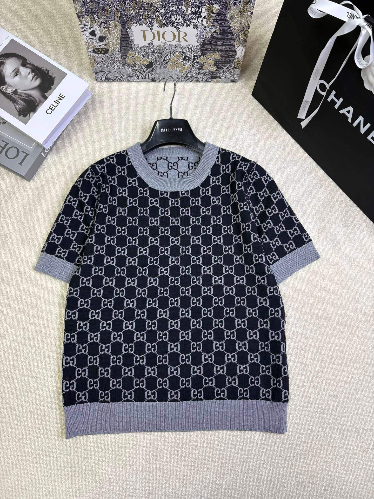 Gucci GG-Jacquard Short-Sleeve Sweater – Grey - Image 4