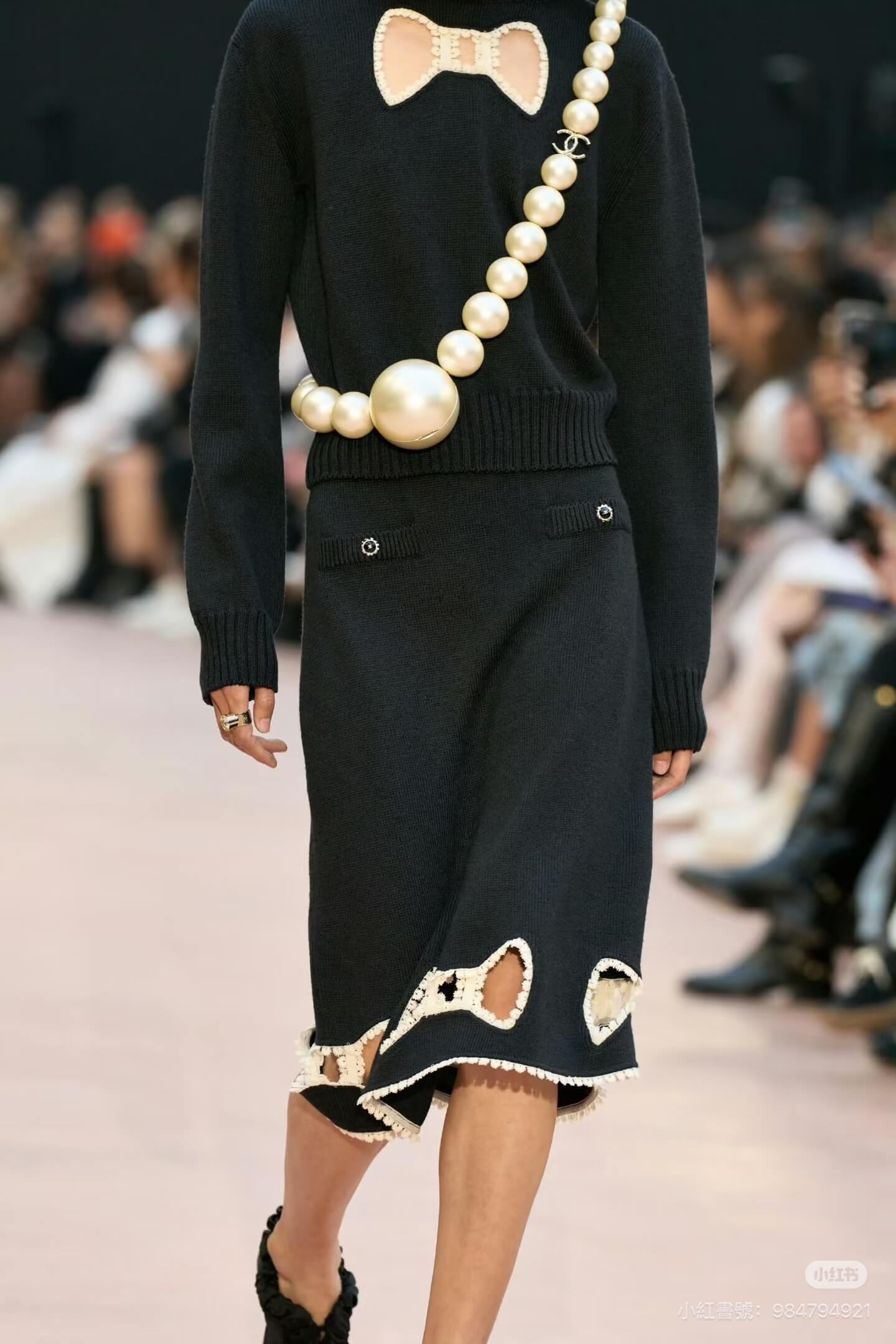Chanel Black Bow-Detailed Knit Sweater - Image 7