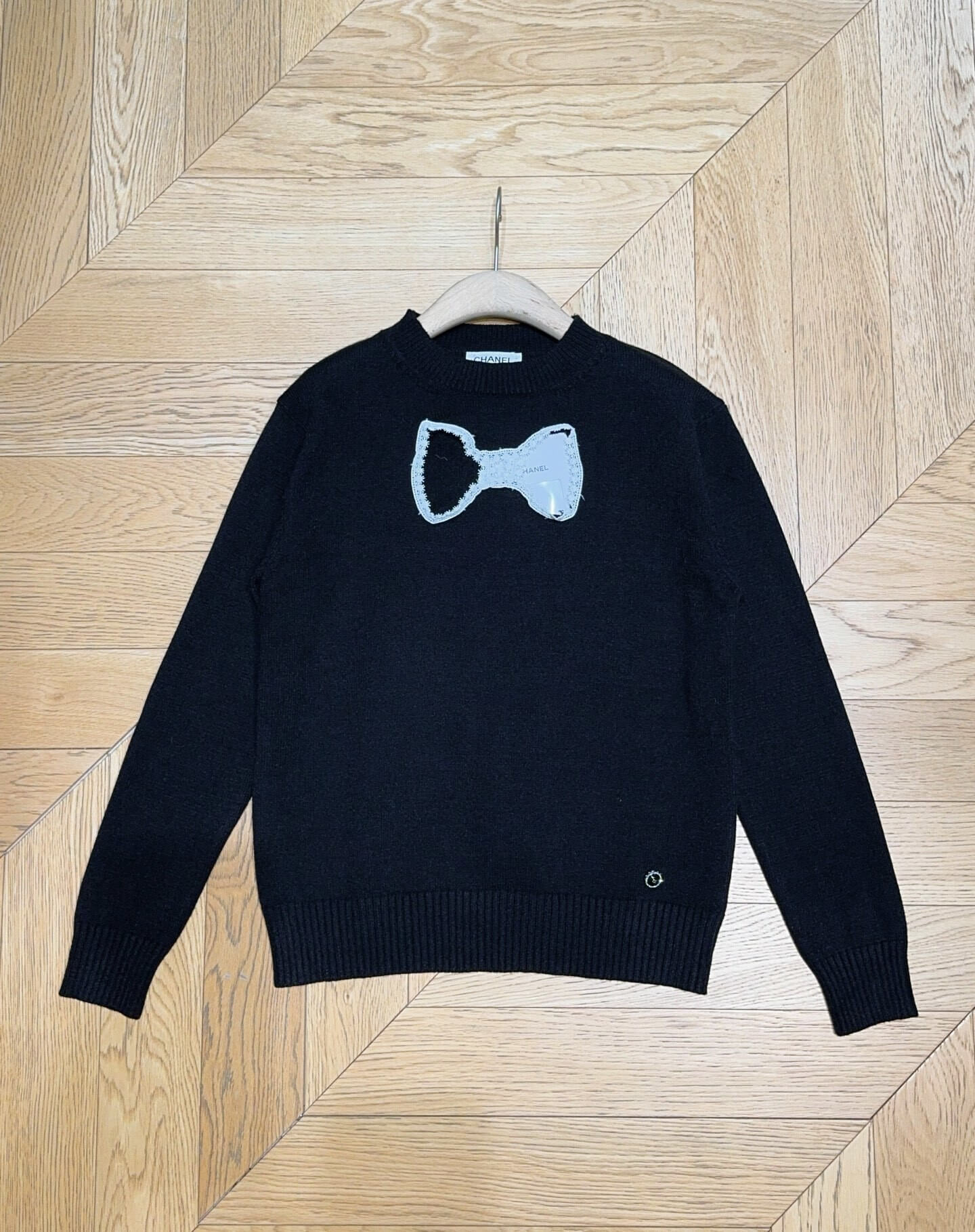 Chanel Black Bow-Detailed Knit Sweater - Image 5