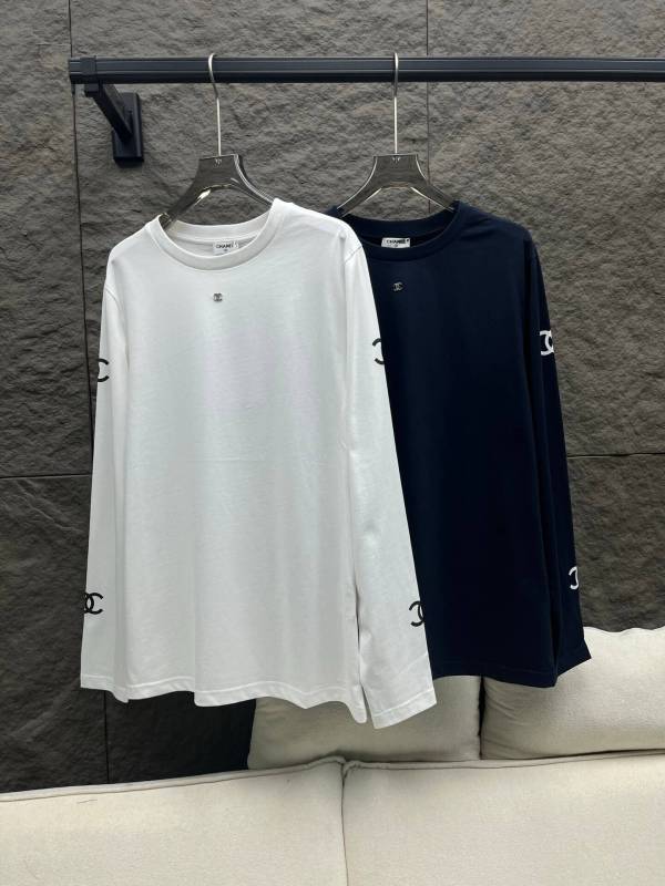 Chanel CC Logo Long-Sleeved T-Shirt – White / Black