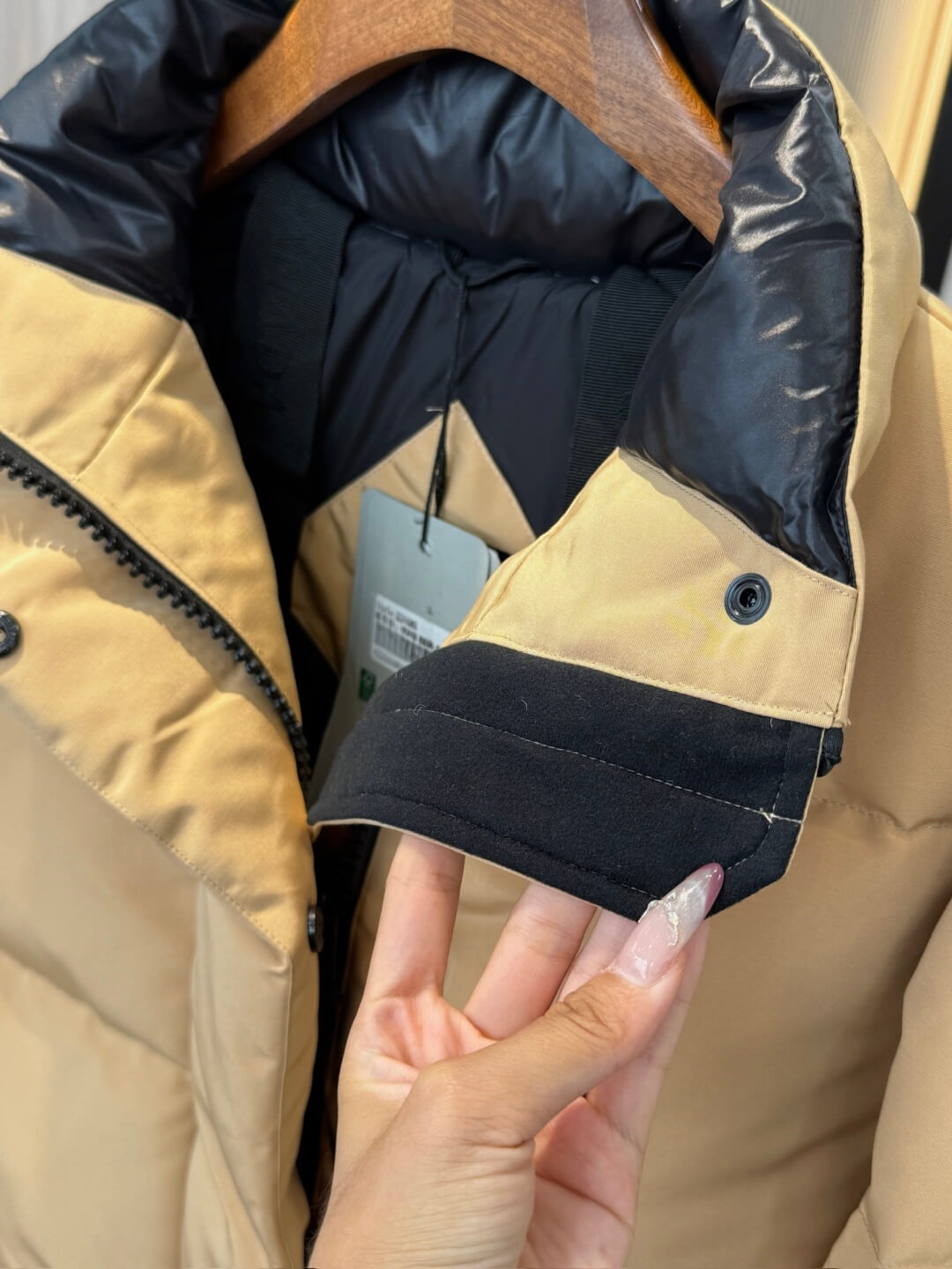 Canada Goose Grandview Cropped Jacket- Beige - Image 6