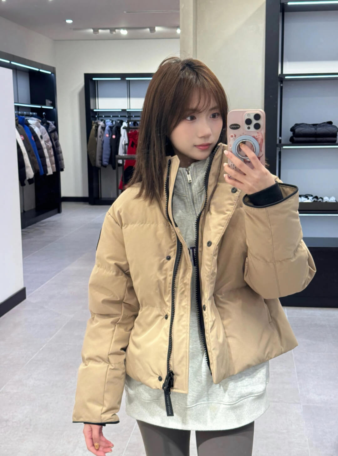 Canada Goose Grandview Cropped Jacket- Beige - Image 11