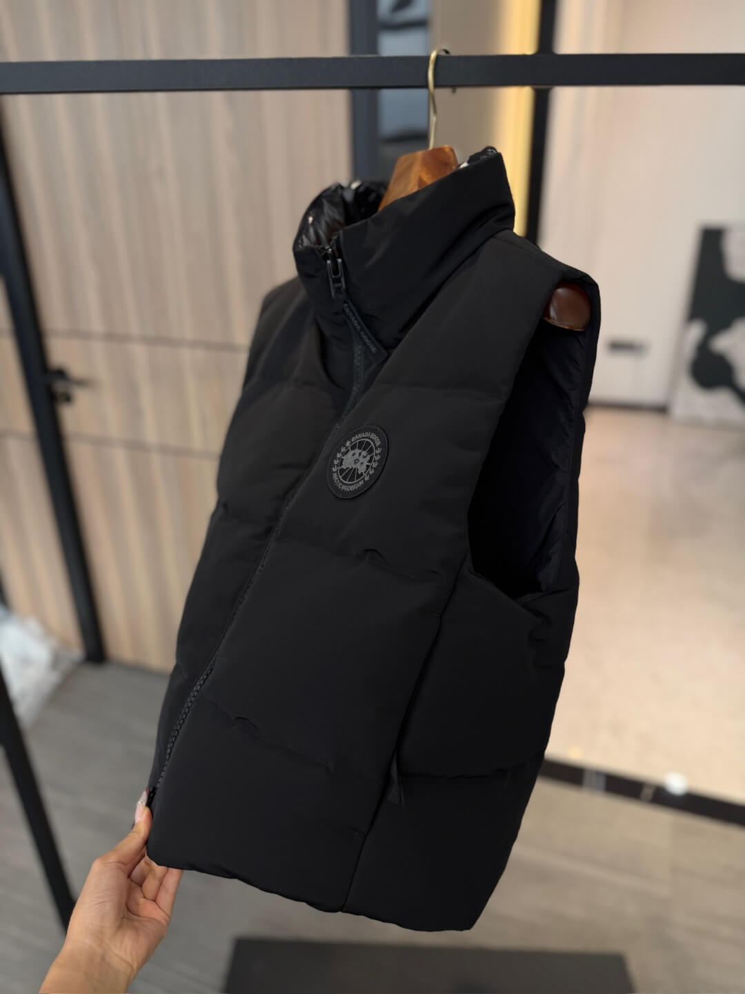 Canada Goose Grandview Cropped Women's Vest- Black - Image 2