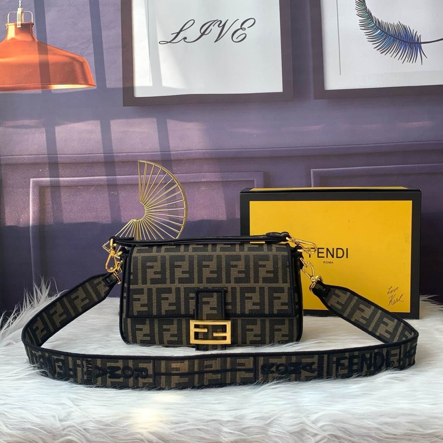Fendi–Style Baguette Bag with Zucca Monogram & Gold FF Clasp – Brown