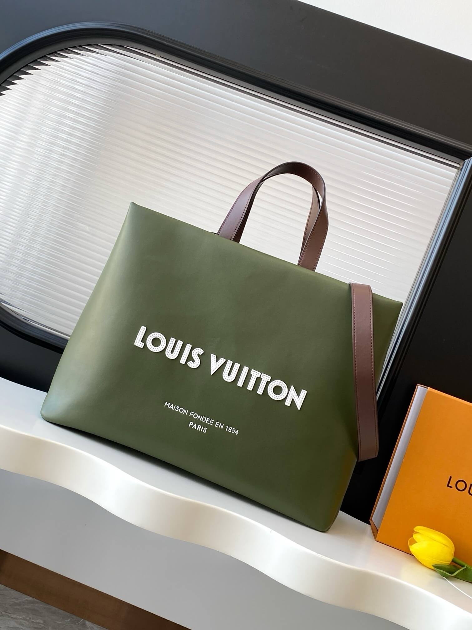 Louis Vuitton Shopper Tote MM in Khaki Cowhide Leather