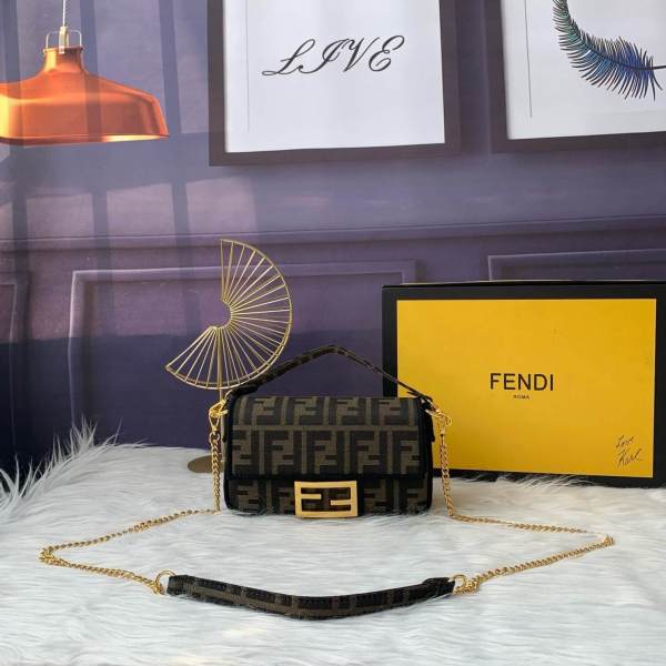 Fendi–Style Mini Baguette Bag with Zucca Monogram & Gold Chain Strap – Brown