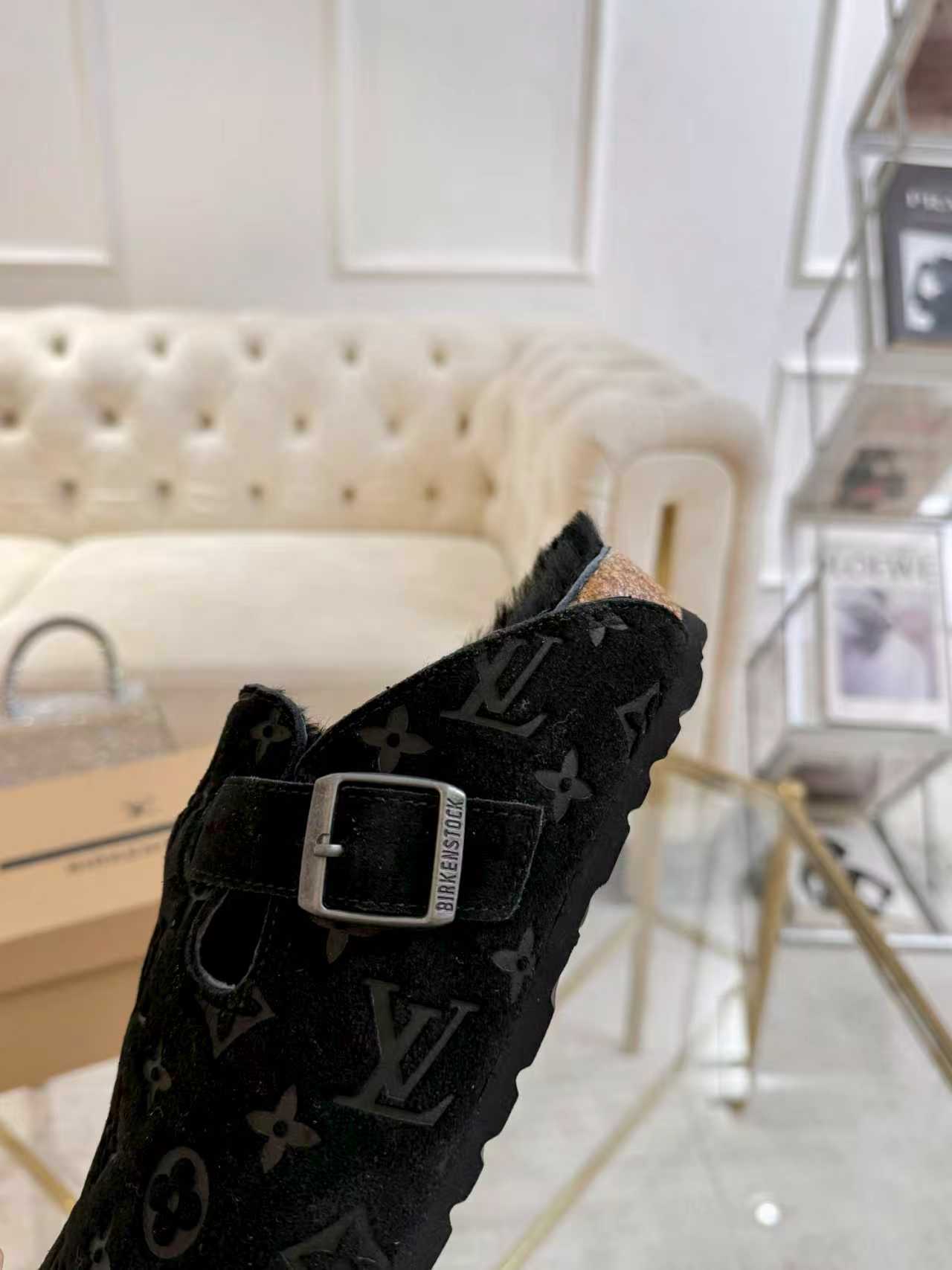 Louis Vuitton Black LV Cosy Flat Comfort Clog - Image 5
