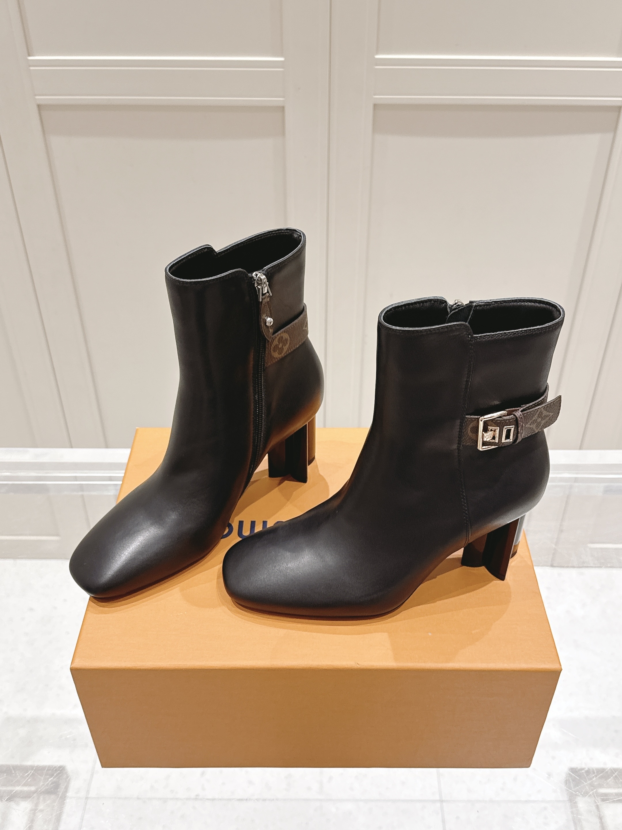 Louis Vuitton Black Leather Monogram Buckle Ankle Heels - Image 7