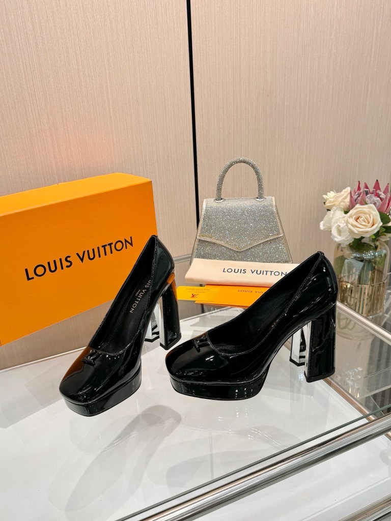 Louis Vuitton Black Patent Leather Cherie Platform Pumps