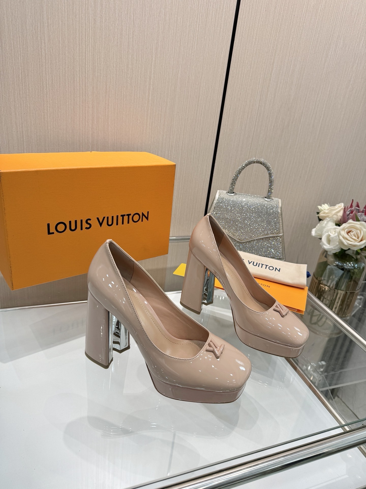 Louis Vuitton Nude Patent Leather Cherie Platform Pumps - Image 4