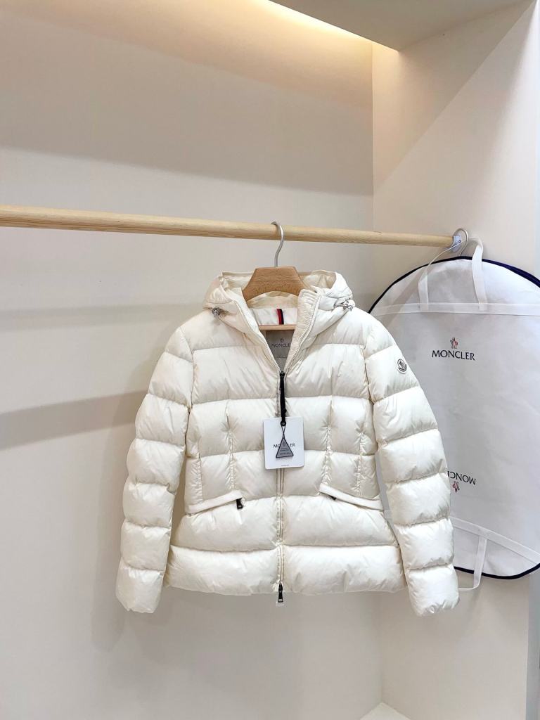 Moncler Avoce hooded short down jacket- Off-White