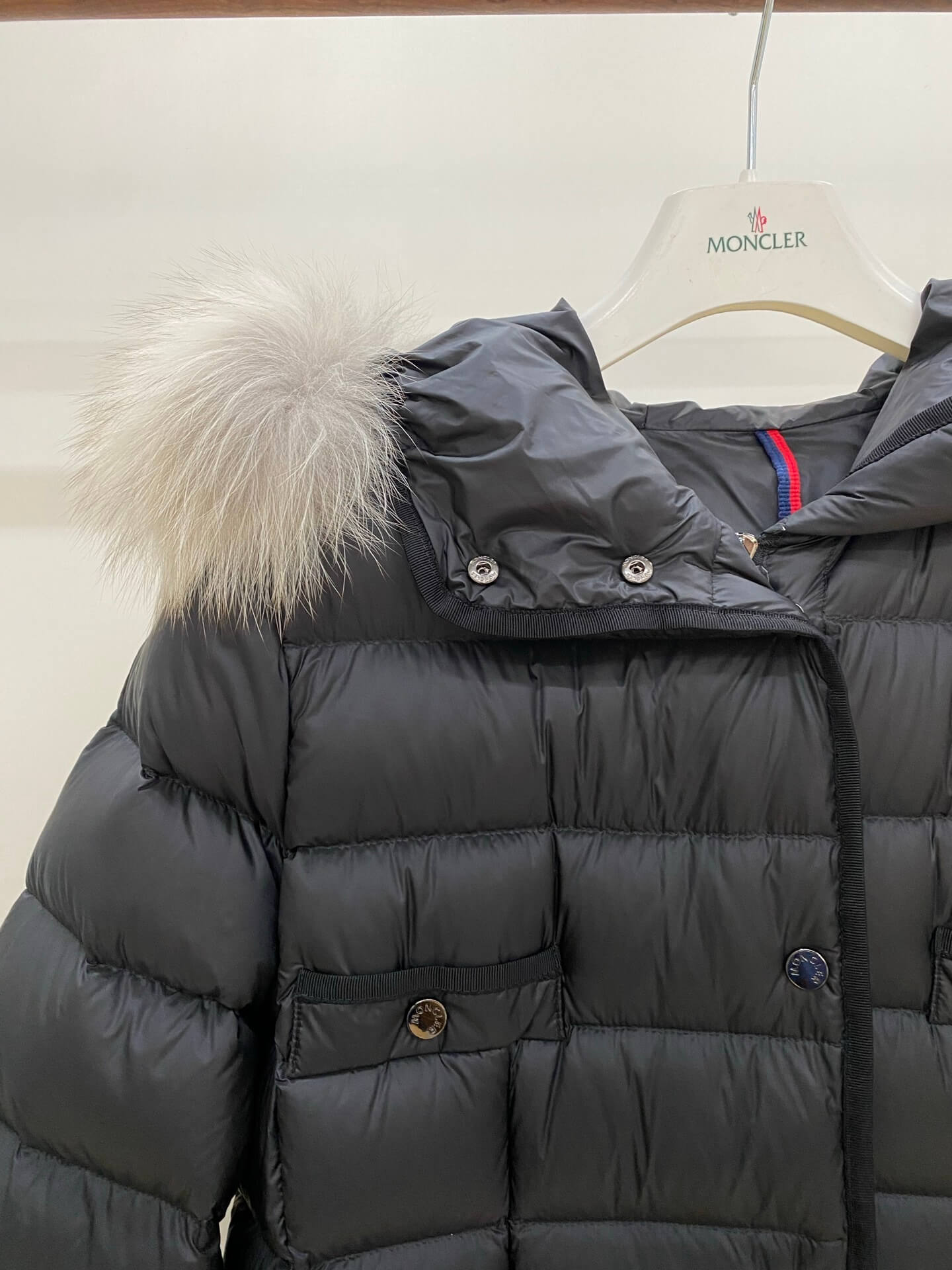 Moncler Hirmafur long women's down jacket- Black - Image 4