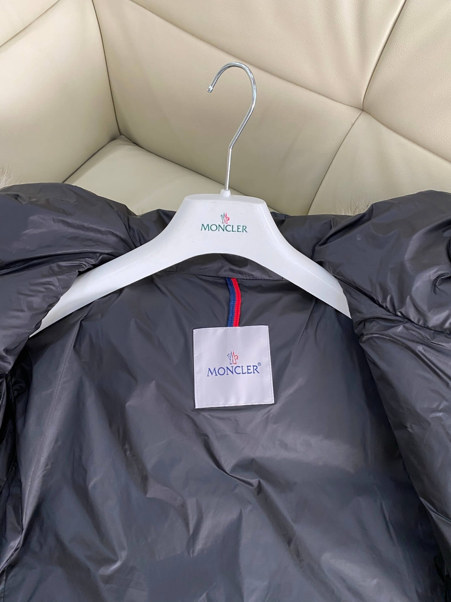 Moncler Hirmafur long women's down jacket- Black - Image 12