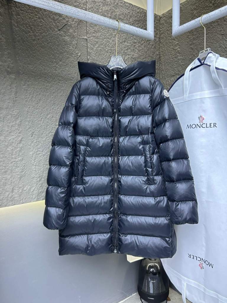 Moncler Suyen hooded mid-length down jacket- Black