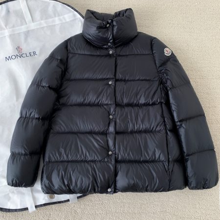 Moncler Women's nylon laqué down jacket- Black
