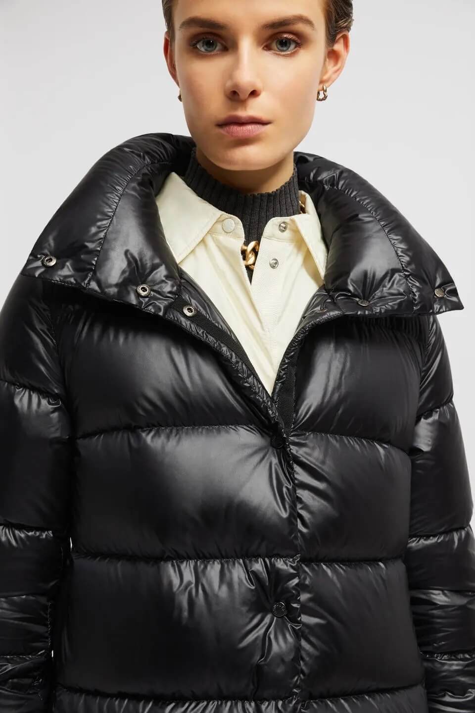 Moncler Women's nylon laqué down jacket- Black - Image 8