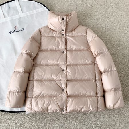 Moncler Women's nylon laqué down jacket- Cream