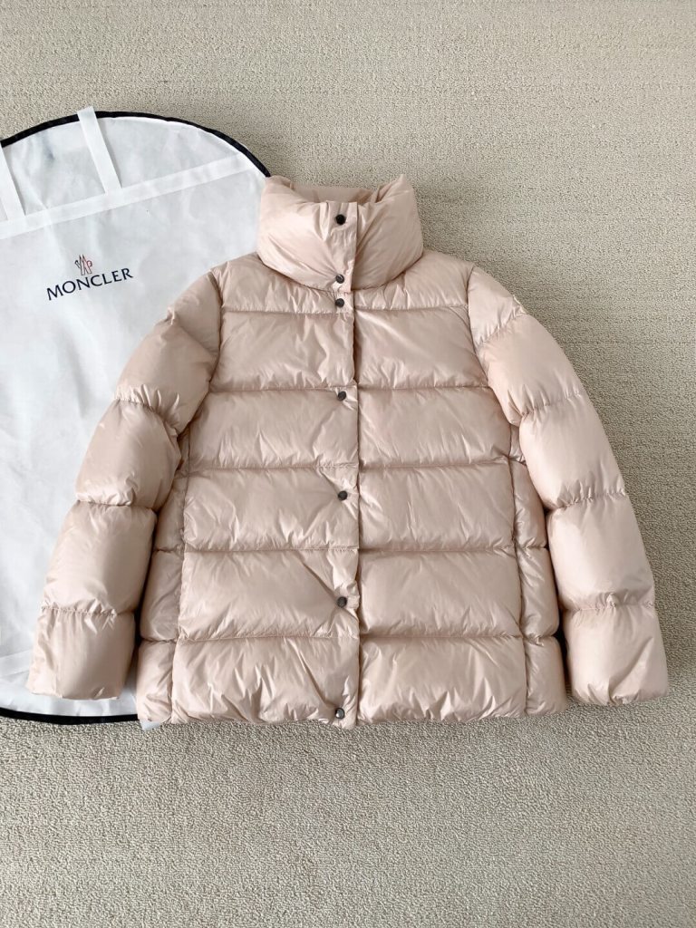 Moncler Women's nylon laqué down jacket- Cream