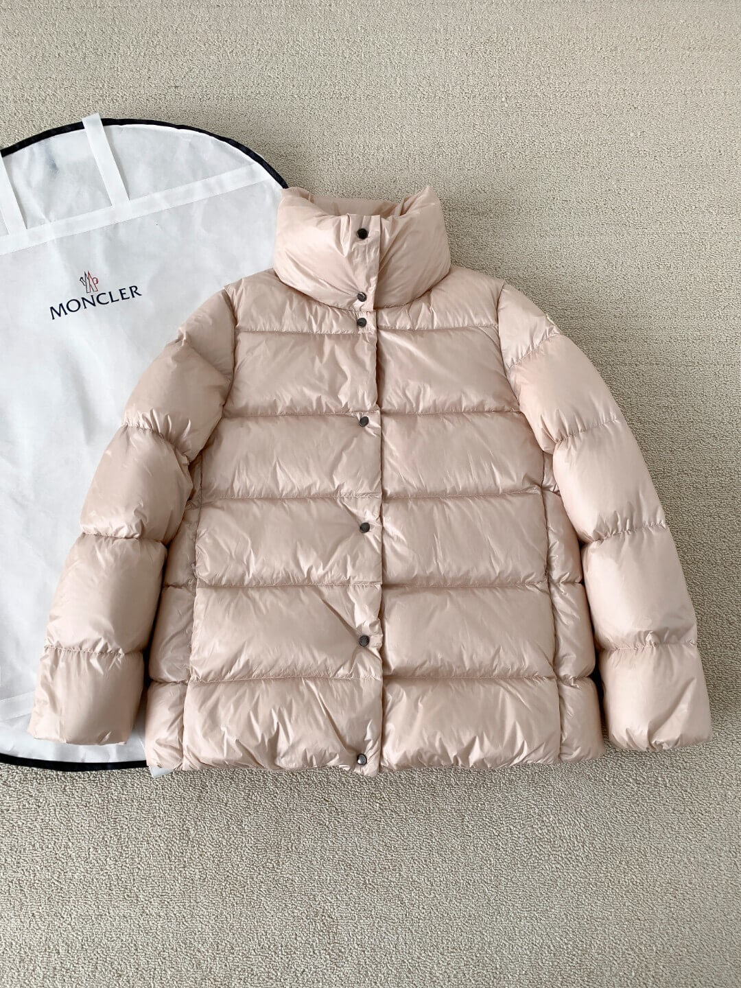 Moncler Women's nylon laqué down jacket- Cream