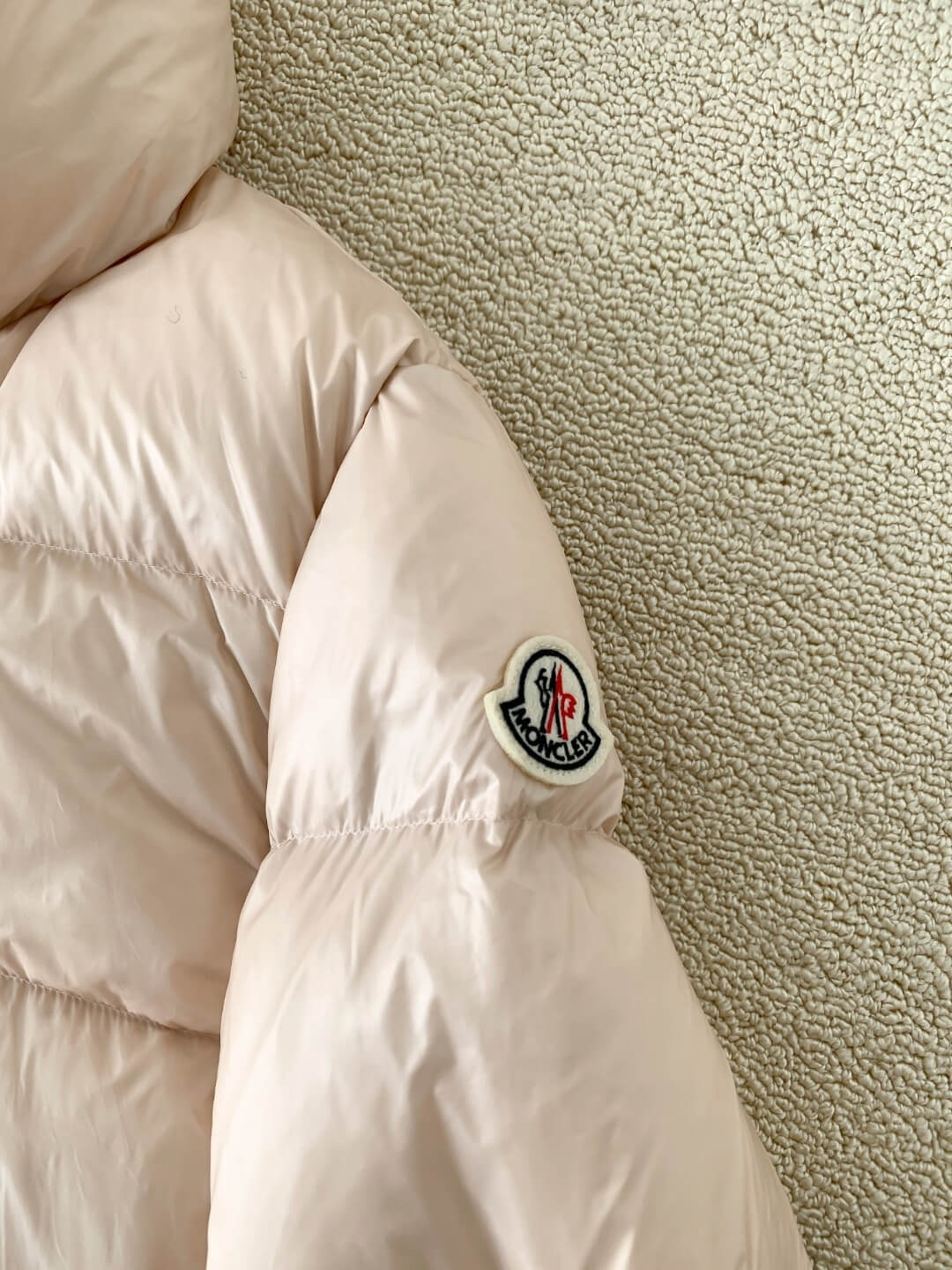Moncler Women's nylon laqué down jacket- Cream - Image 5