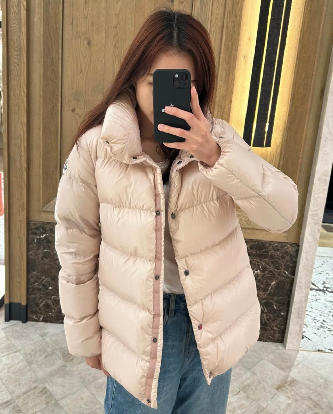 Moncler Women's nylon laqué down jacket- Cream - Image 10