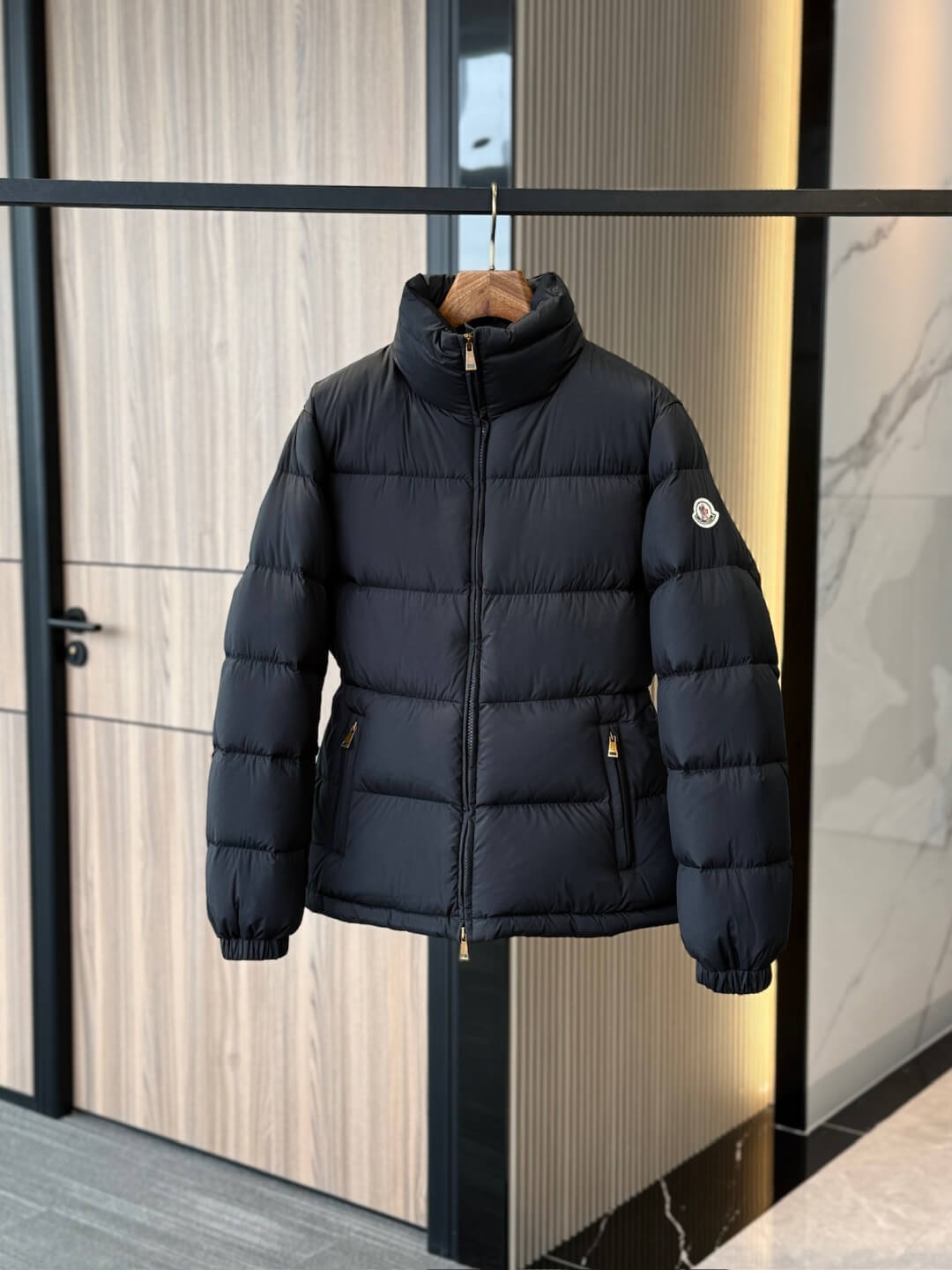 Moncler puffer with stand-up collar women's down jacket- Black