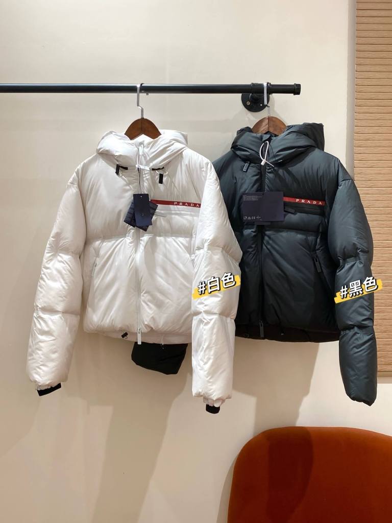 Prada cropped puffer Women's hooded down jacket- White