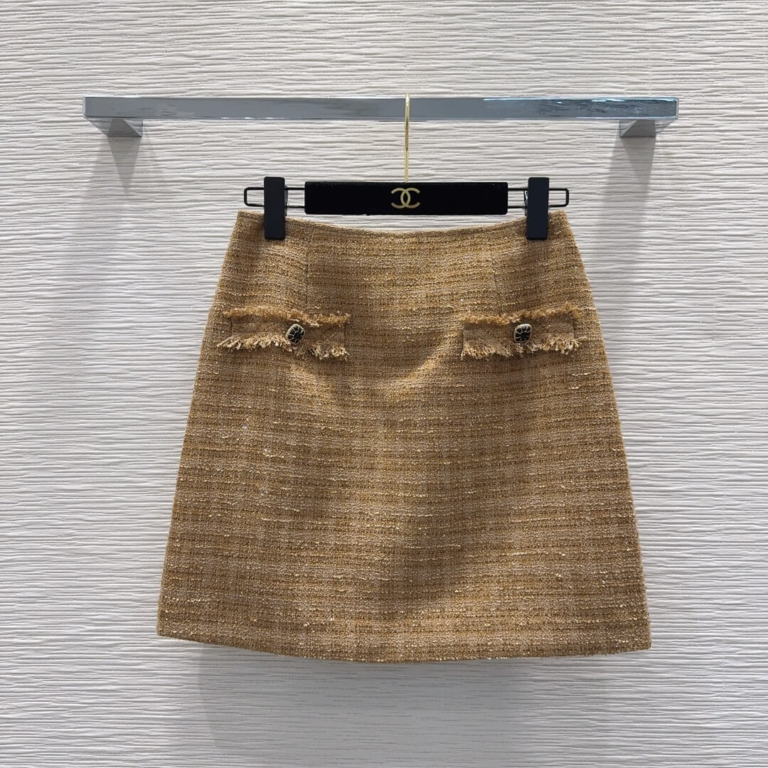 Chanel Beige Tweed Jacket and Skirt Set - Image 2