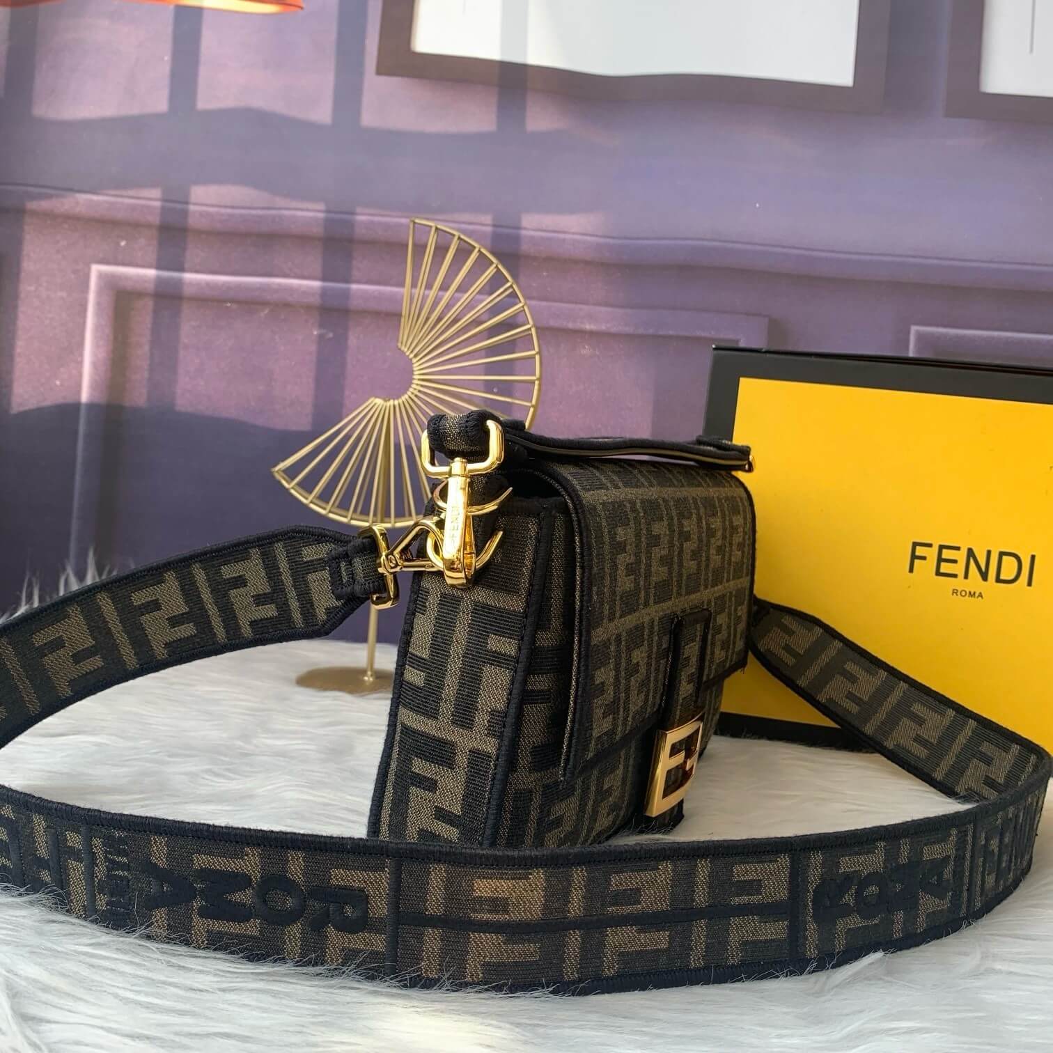 Fendi–Style Baguette Bag with Zucca Monogram & Gold FF Clasp – Brown - Image 4