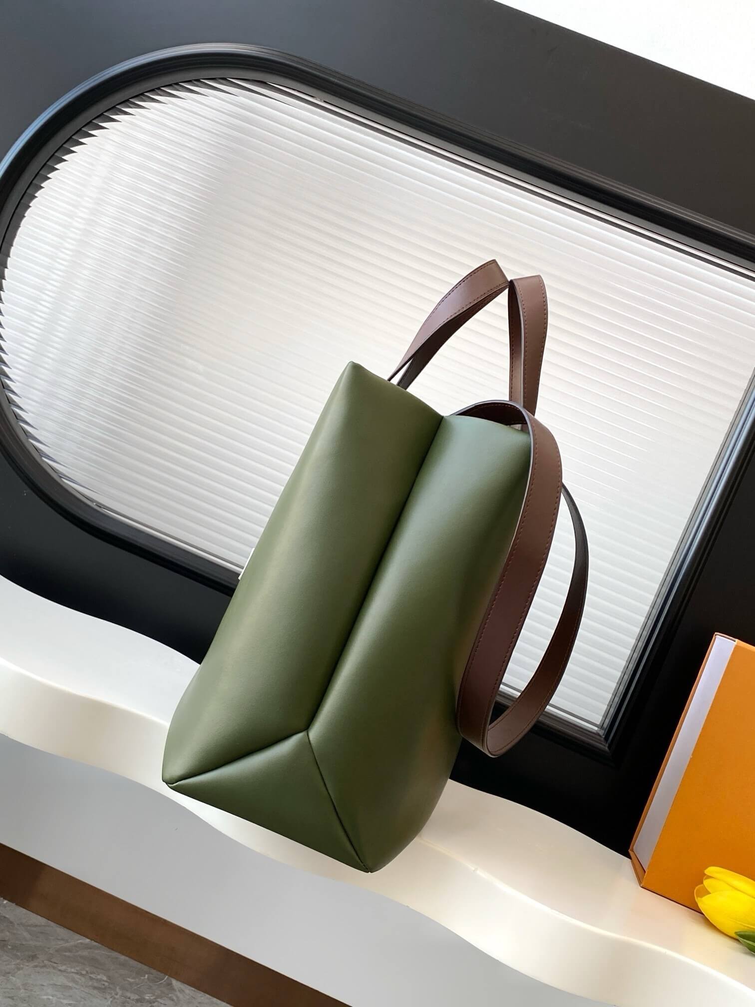 Louis Vuitton Shopper Tote MM in Khaki Cowhide Leather - Image 4