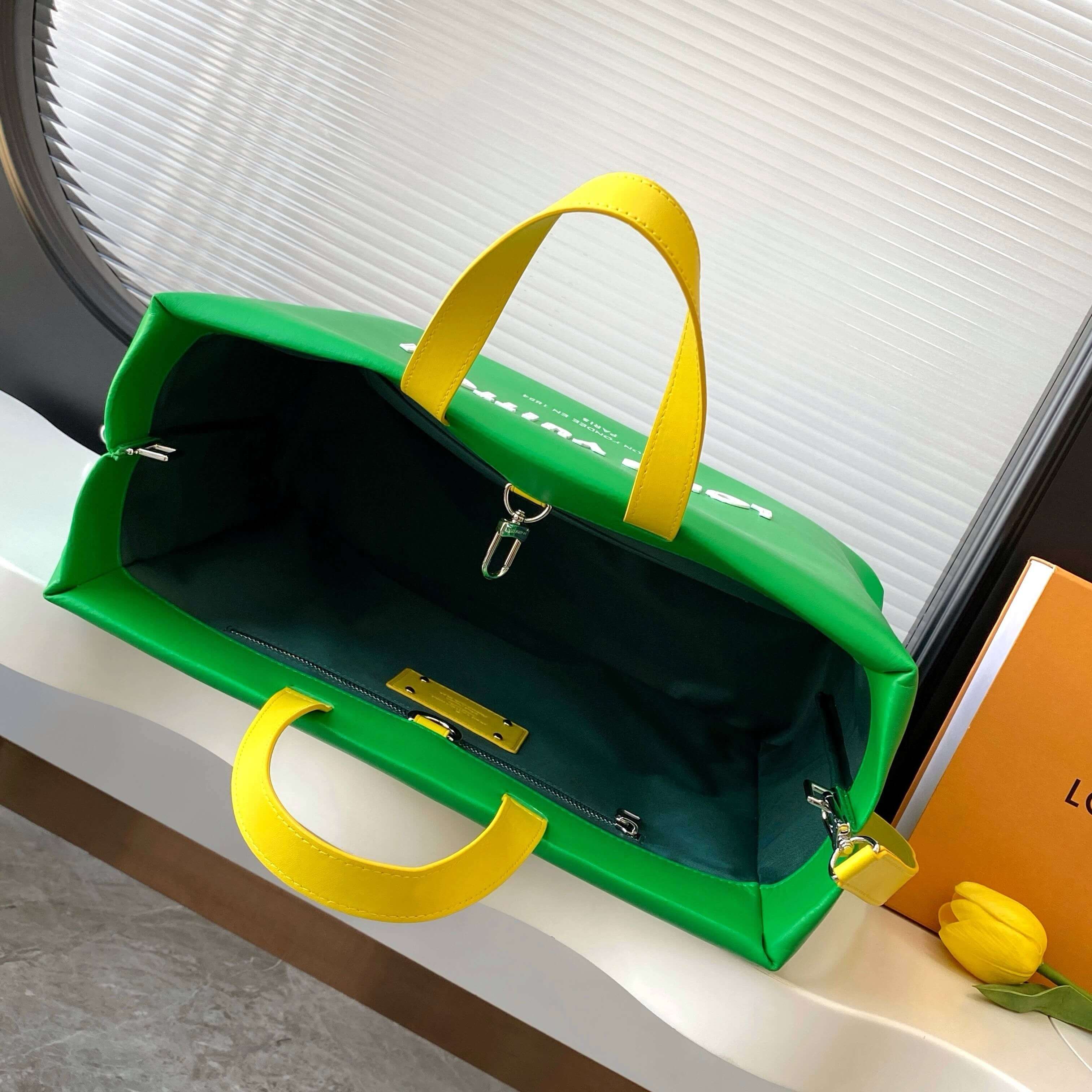Louis Vuitton Shopper Tote MM in Green Cowhide Leather with Yellow Handles - Image 7