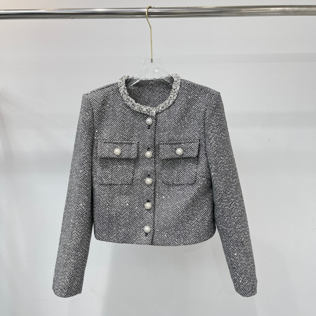 Chanel Black & White Tweed Jacket and Skirt Set - Image 13