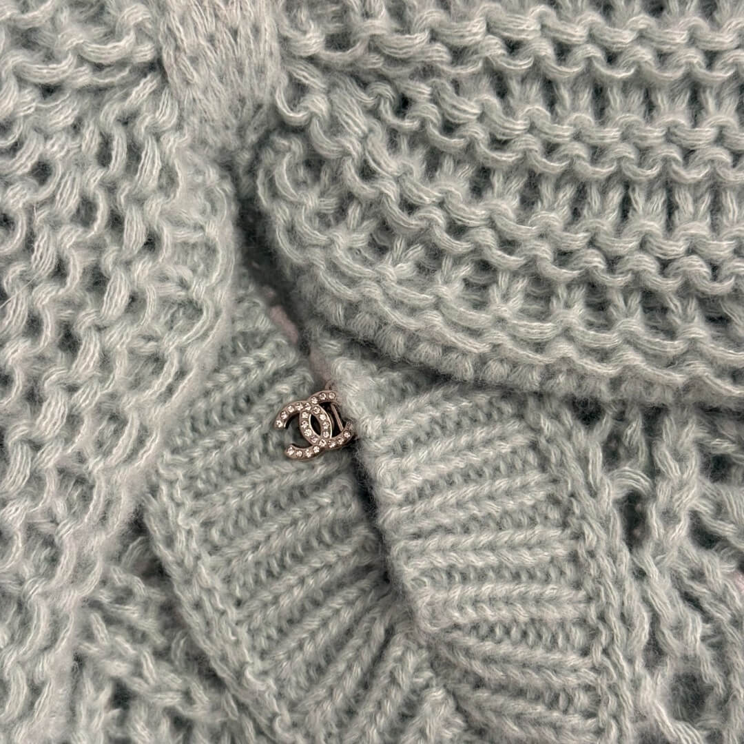 Chanel Green Bow Cut-Out Long-Sleeved Knit Sweater - Image 5