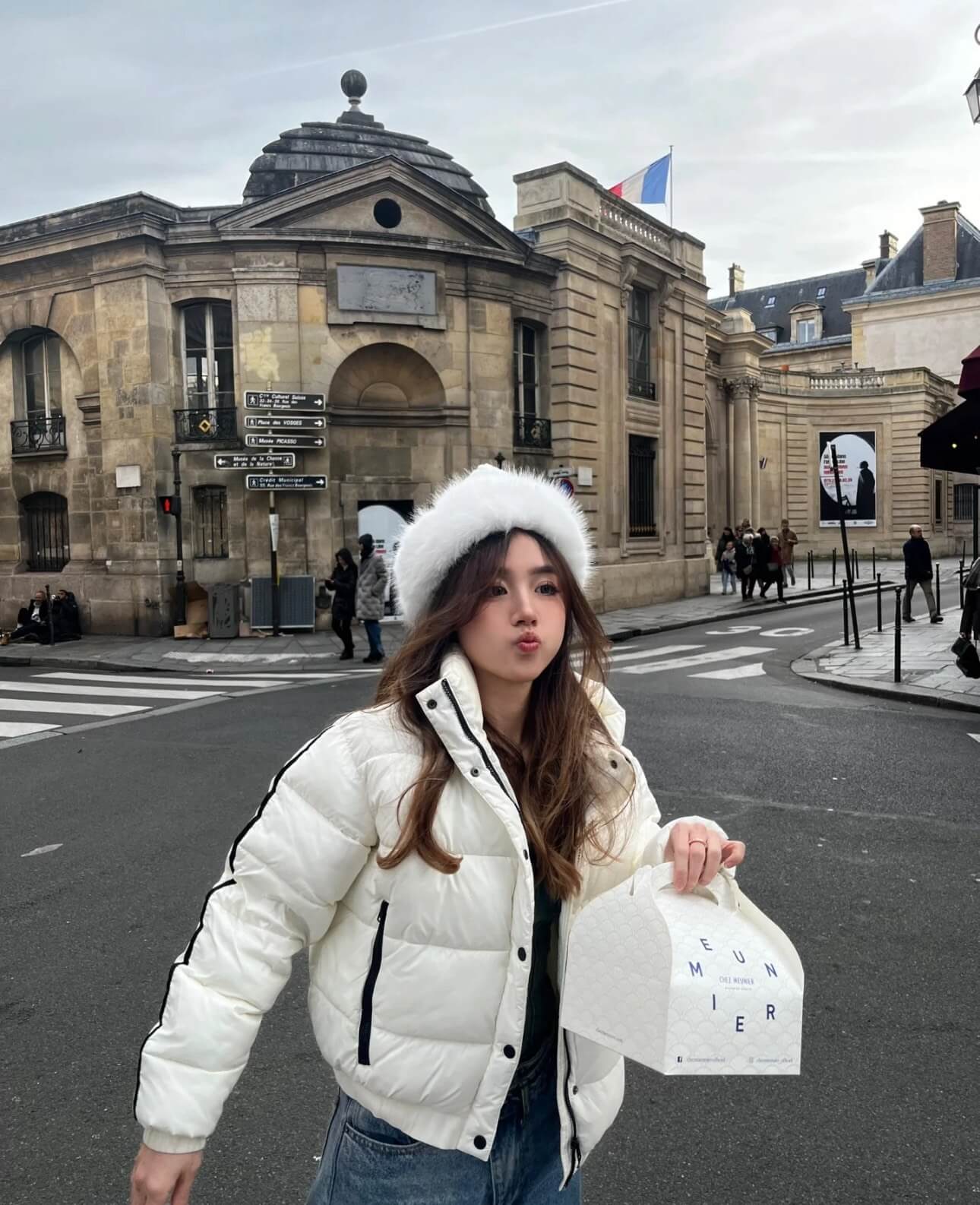 Alo Yoga Aspen Love Cotton-Padded Puffer Jacket – White - Image 8