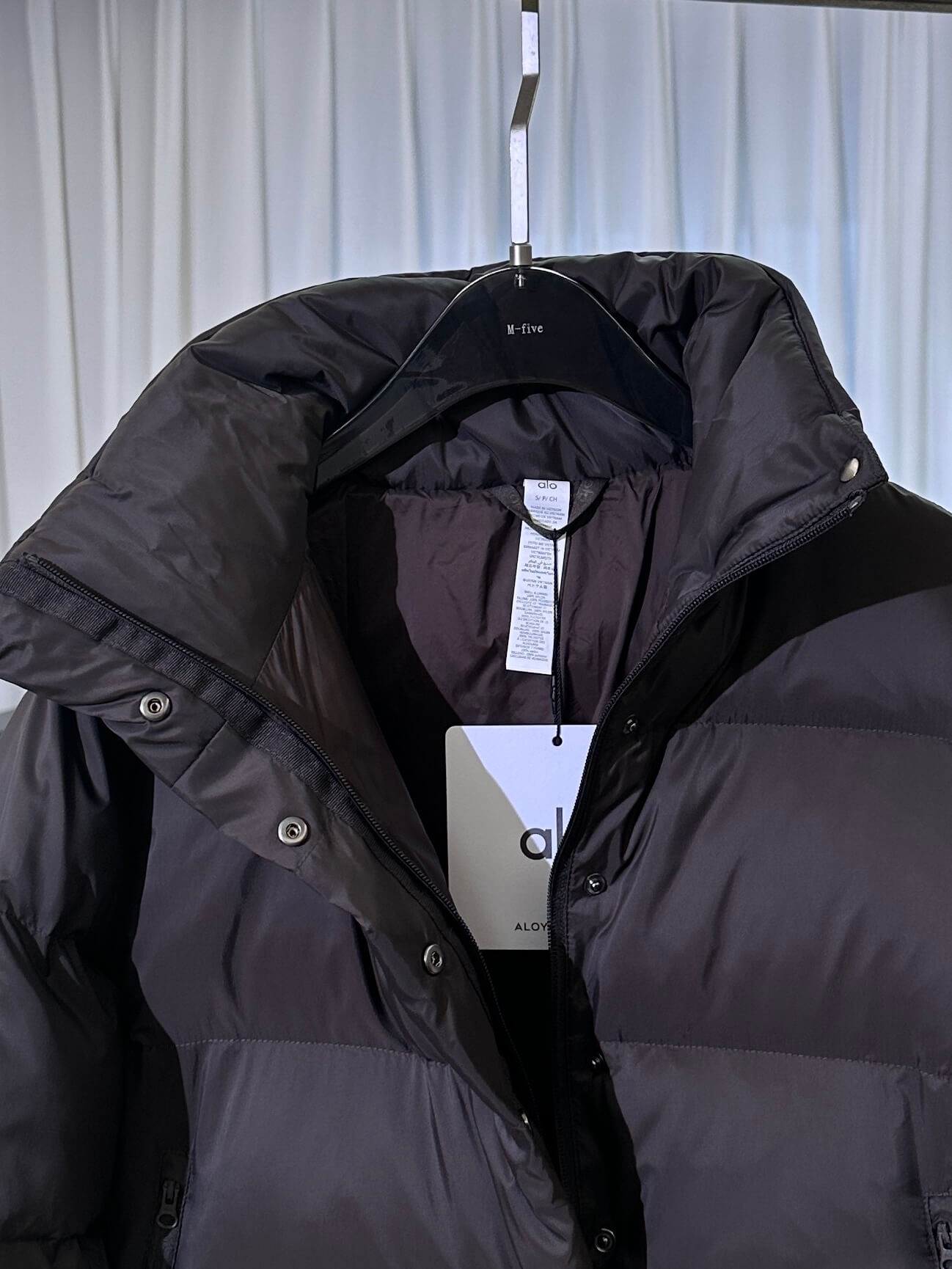 Alo Yoga Cropped Puffer Jacket – Black - Image 6