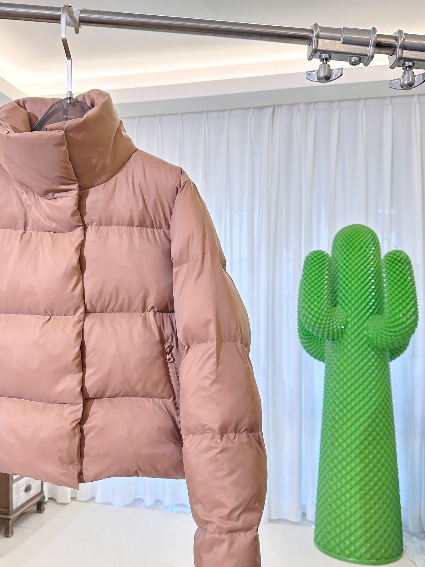 Alo Yoga Cropped Puffer Jacket – Brown - Image 7