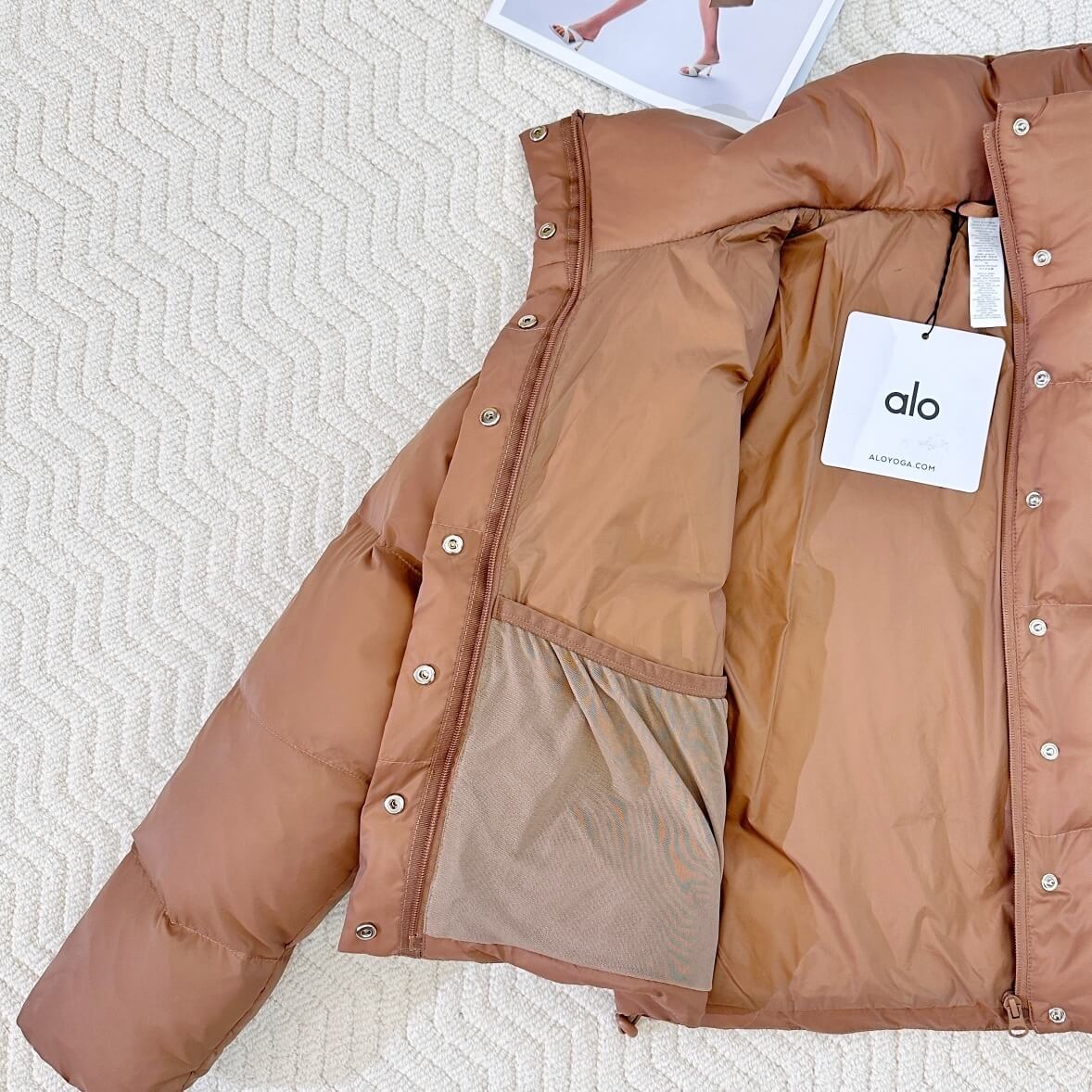 Alo Yoga Cropped Puffer Jacket – Brown - Image 9