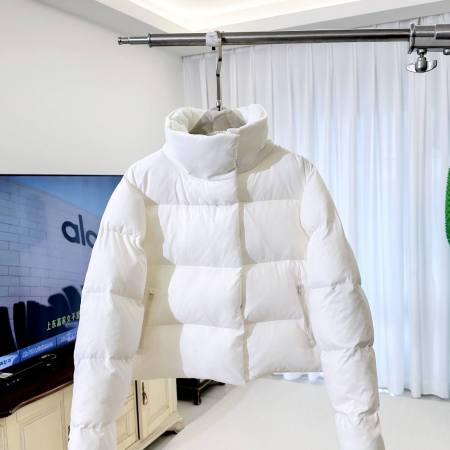 Alo Yoga Cropped Puffer Jacket – White