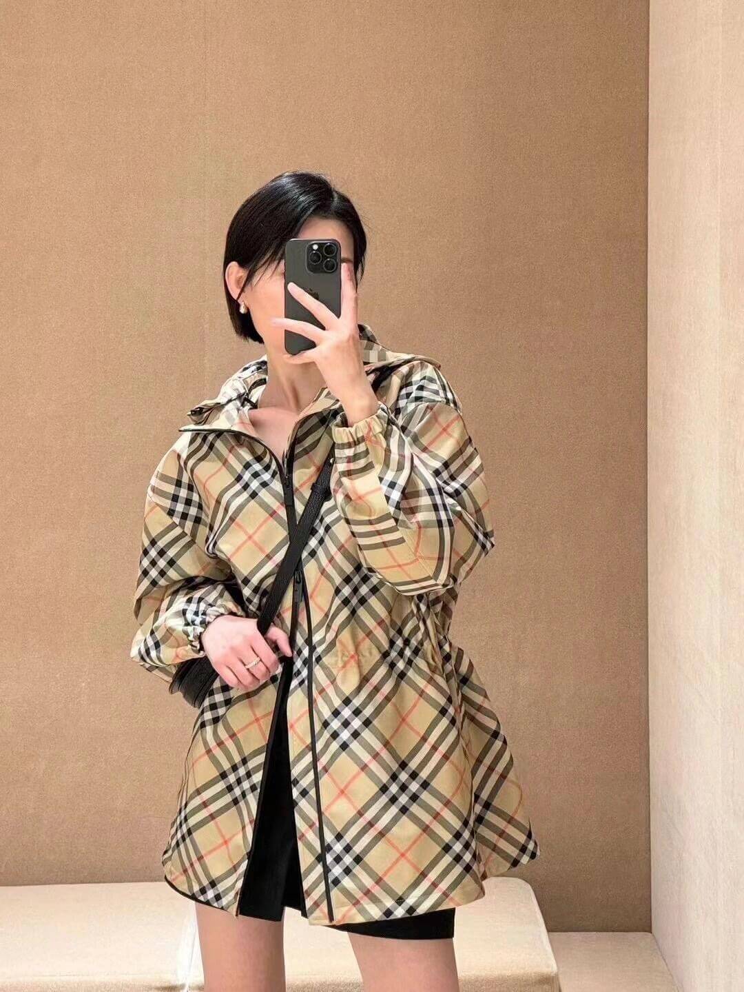 Burberry Vintage Check Hooded Jacket - Image 20