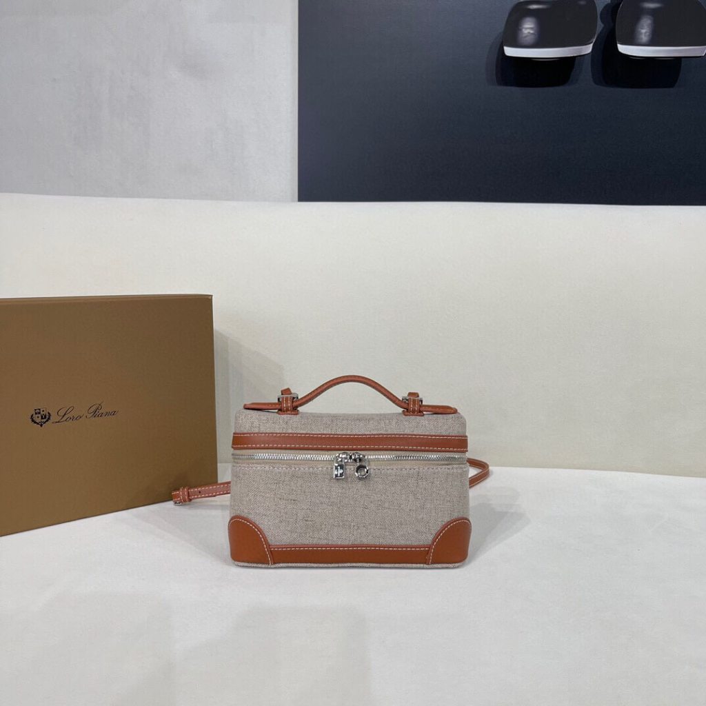 Loro Piana Extra Pocket Pouch L19 – Linen & Leather Crossbody Bag